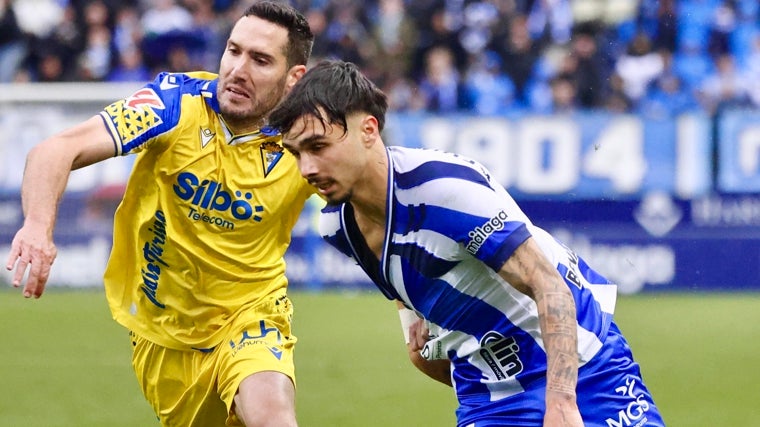 El Cádiz CF ganó 0-2 al Málaga CF en La Rosaleda.