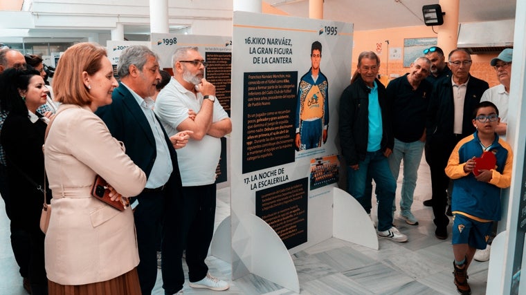 Imagen del acto de inauguración de la exposición.
