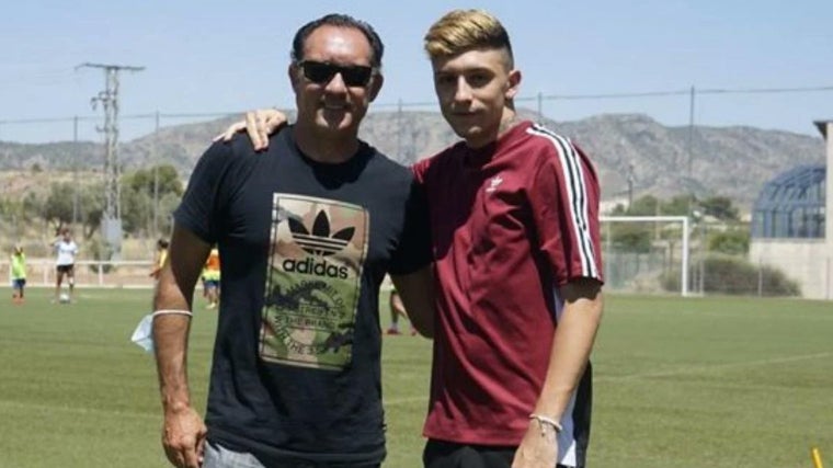 Juanmi Gelabert junto a su hijo César Gelabert.