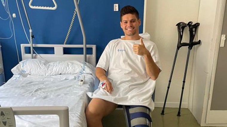 Jorge Meré tras superar con éxito su operación.