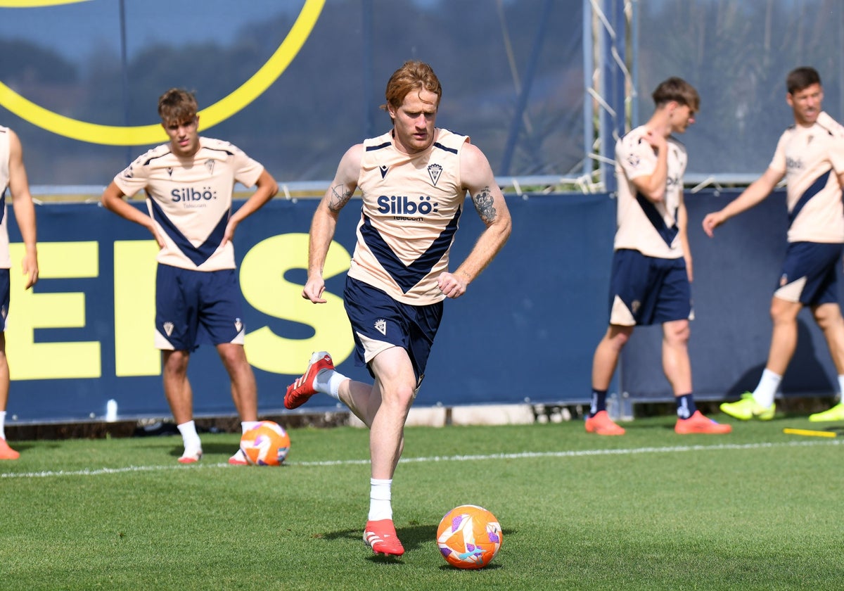 Álex tiró del barco ante el Sporting