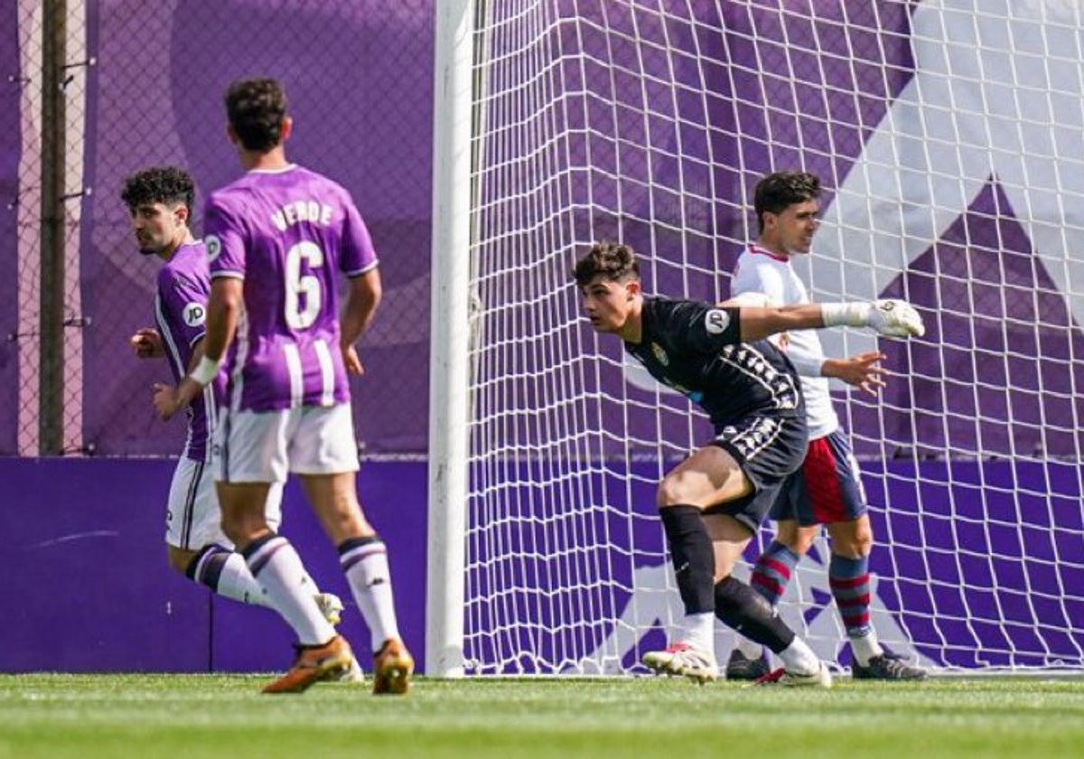 El joven guardameta Fer Pérez apunta a La Tacita de Plata.