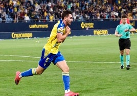 Del negro al rosa a través de un nuevo goleador llamado Víctor Chust