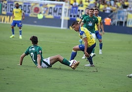 Dónde ver Racing de Ferrol - Cádiz: canal de TV y streaming online del partido de LaLiga Hypermotion