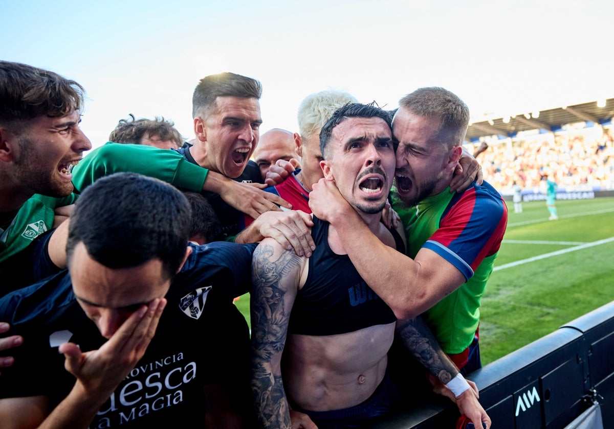 El Huesca llegará a Cádiz con opciones de playoff