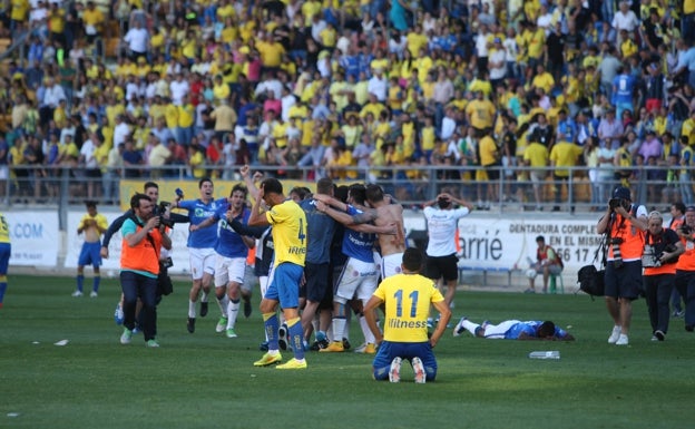 El Cádiz CF no pudo ascender ese año por culpa del Oviedo.