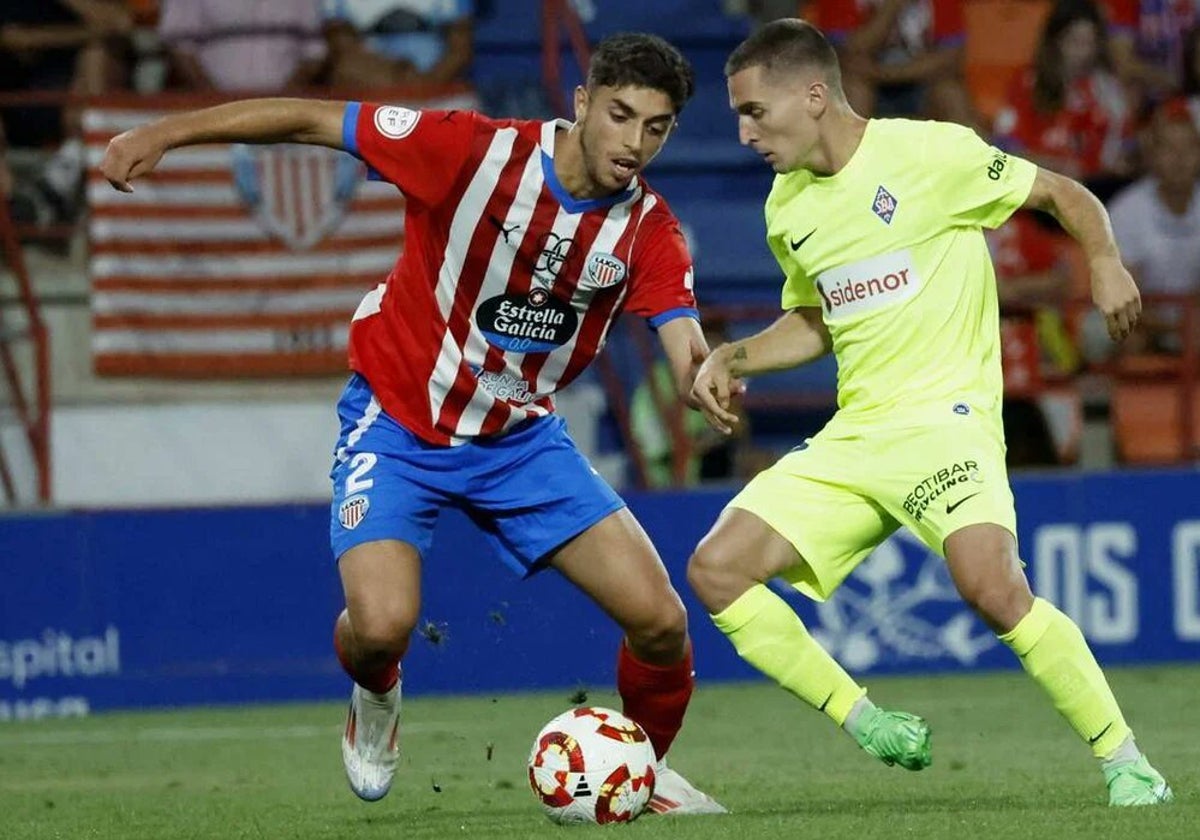 Álex Lizancos, lateral derecho del CD Lugo.