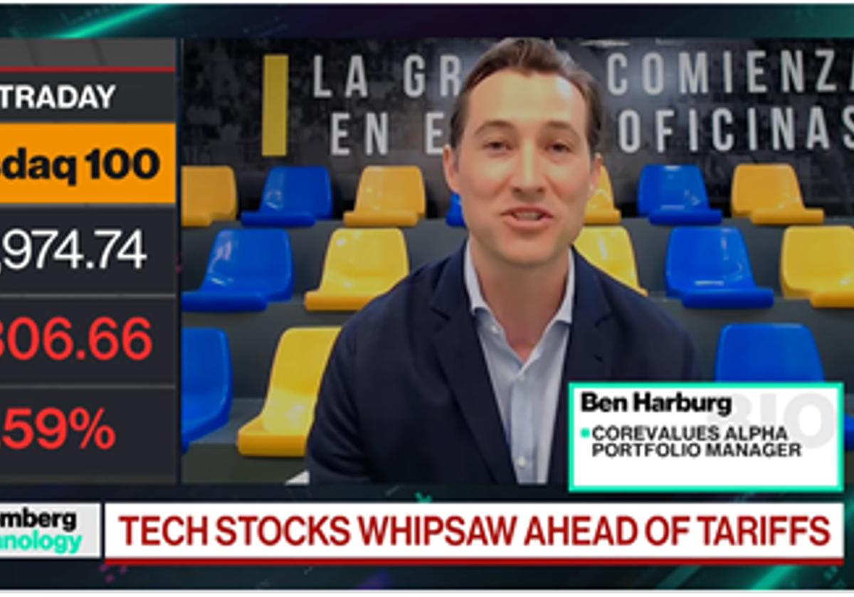 Ben Harburg, en unas de sus apariciones televisivas.