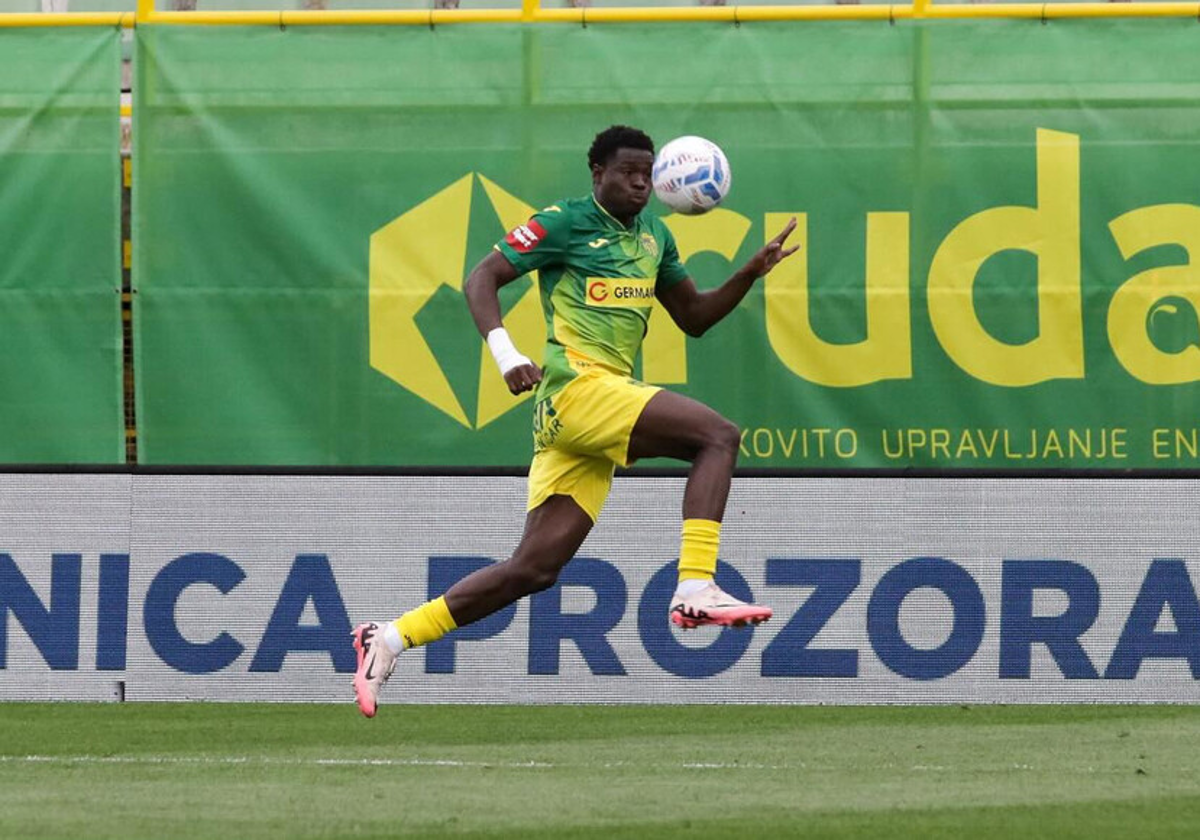 Salim Fago Lawal es nigeriano.