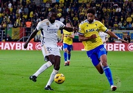 La posición del Cádiz CF en la clasificación histórica de LaLiga no peligra