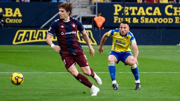 Otro delantero de apellido Pascual, también en la agenda del Cádiz CF