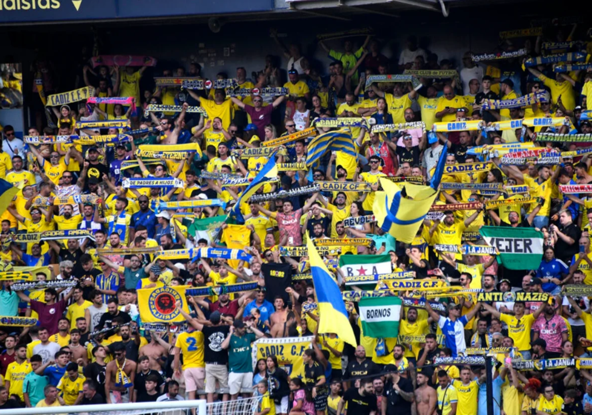 El Cádiz CF concluye la campaña de renovaciones con 16.826 abonados