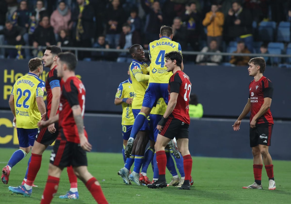 El Cádiz CF ya sabe cuándo jugará ante el Mirandés en su estreno liguero.