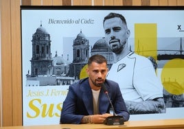 Suso al ser presentado con el Cádiz CF: «Soy la persona más feliz del mundo»