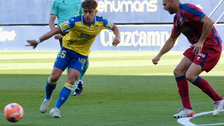 Óscar Melendo durante su último encuentro en su antiguo Estadio.