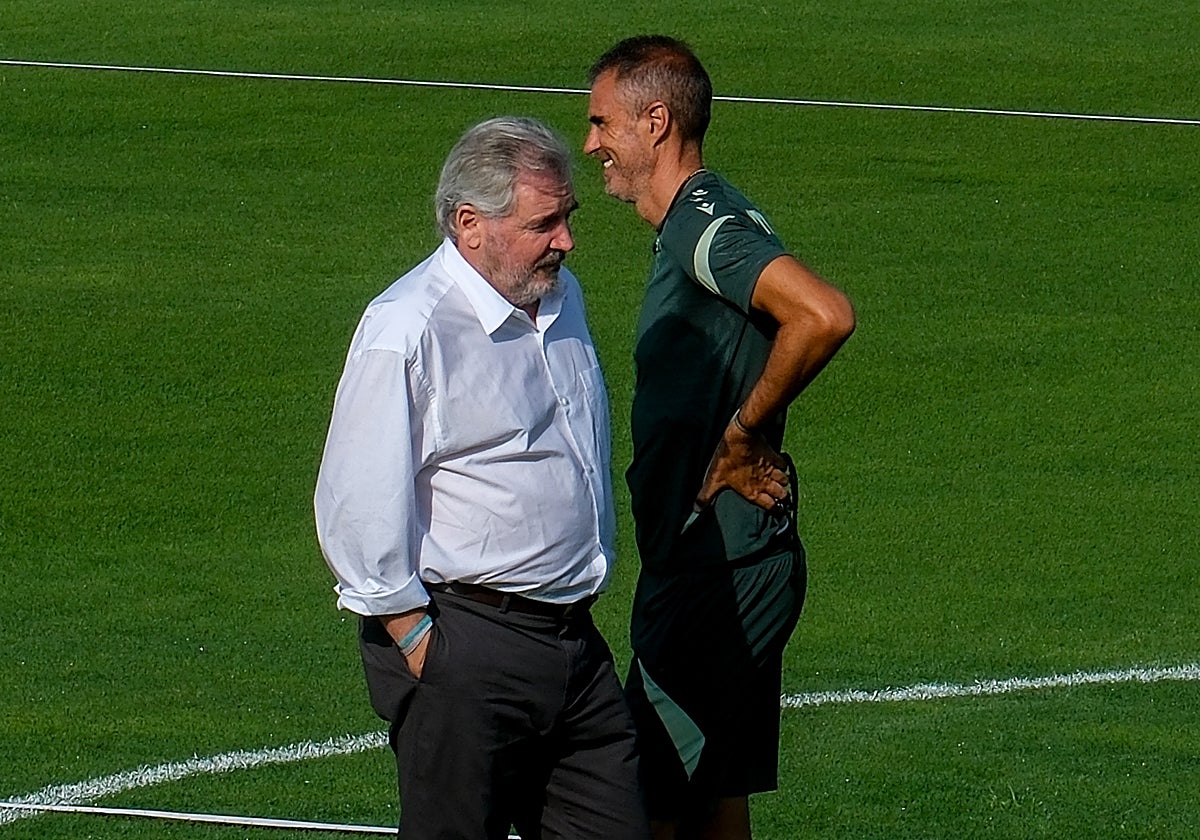Manuel Vizcaíno junto a Gaizka Garitano.