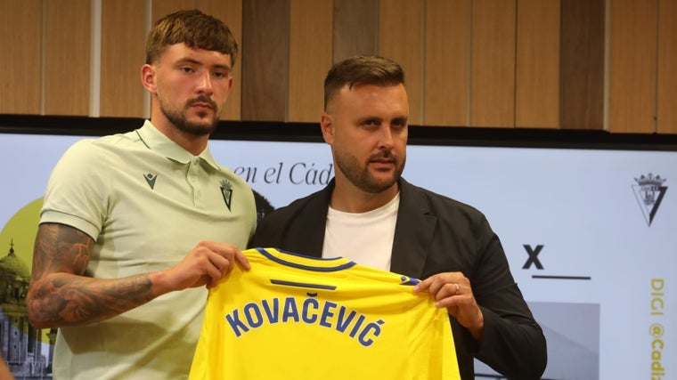 Bojan Kovacevic junto a Juan Cala.