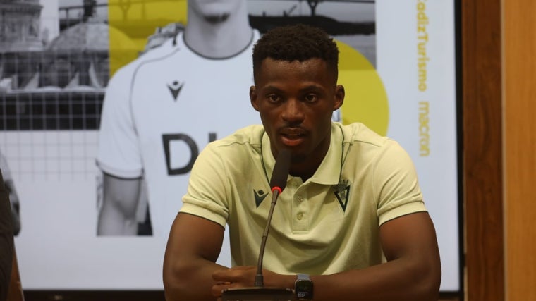 Isaac Obeng, nuevo jugador del Cádiz CF.