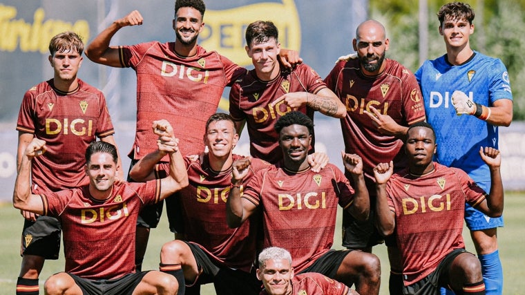 Equipo ganador de los partidillos de entrenamiento