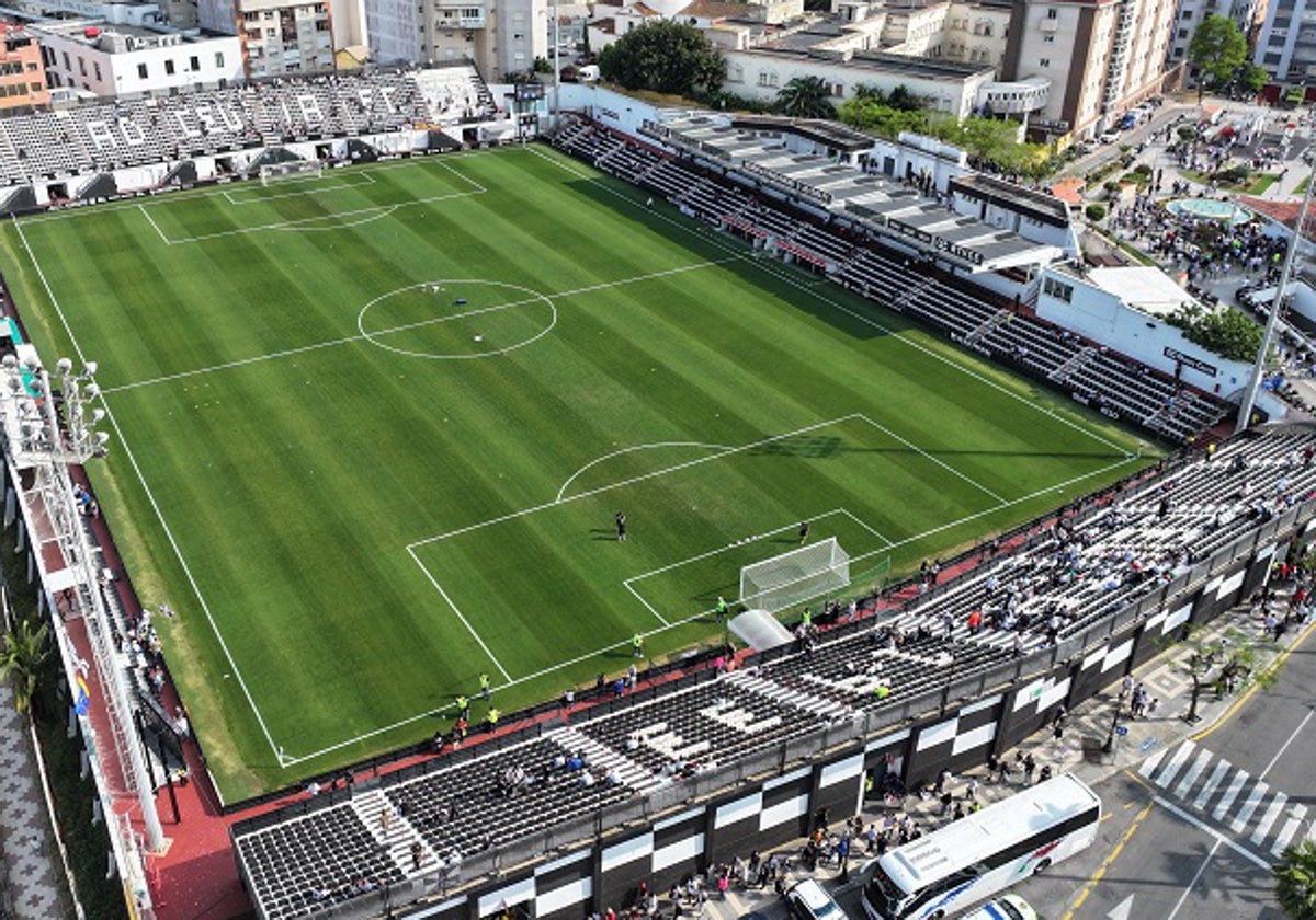 Vista áerea del Estadio Alfonso Murube, en Ceuta.