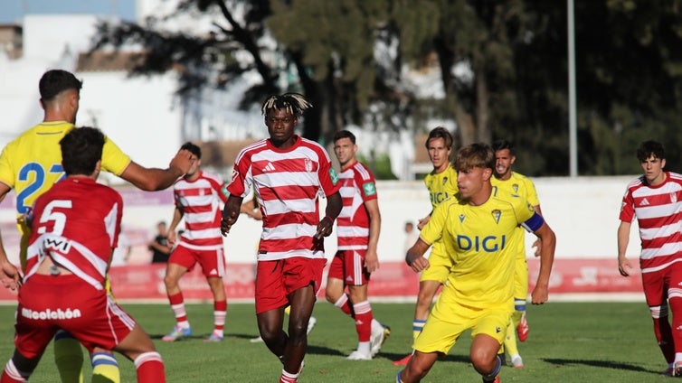 Cádiz y Granada firman las tablas en el cuarto encuentro de pretemporada (1-1)