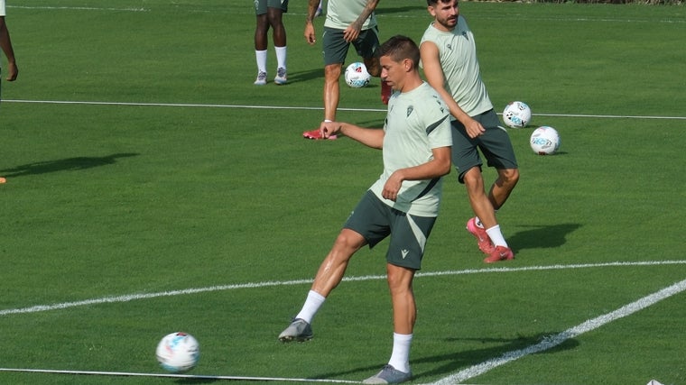 Rubén Alcaraz es uno de los jugadores descartados por el Cádiz CF. de cara a la siguiente temporada.