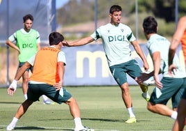 Hombre inmóvil en el Cádiz CF