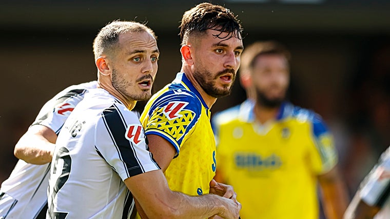 Víctor Chust abandonará el Cádiz CF.