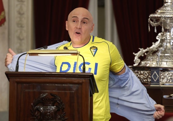 El periodista Julio Maldonado 'Maldini' presentó la LXXI edición del Trofeo Carranza.