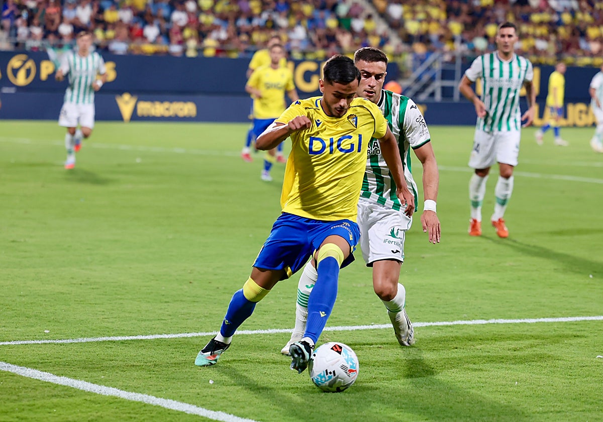 Raúl Pereira, lateral izquierdo del Cádiz CF.