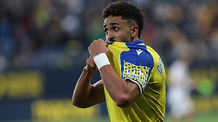 El delantero gaditano Chris Ramos durante su etapa en el Cádiz CF.