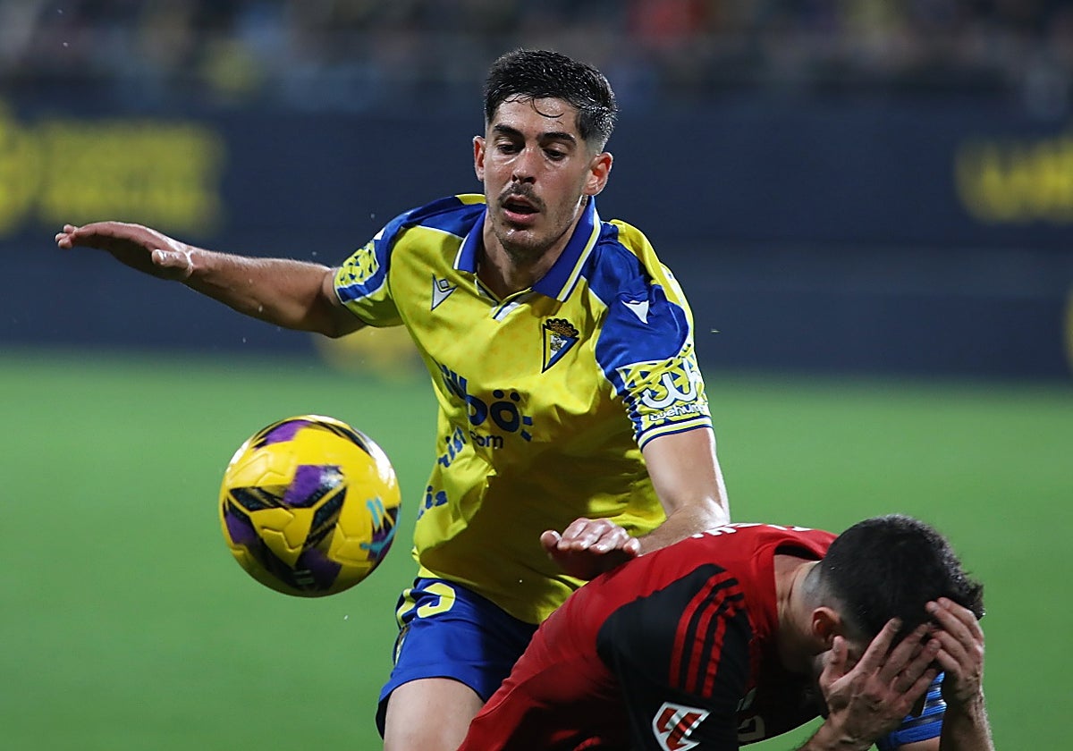 Carlos Fernández jugará ahora en el Mirandés.
