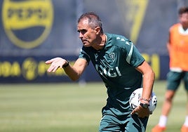 Garitano recuerda los tres fichajes que quedan por llegar