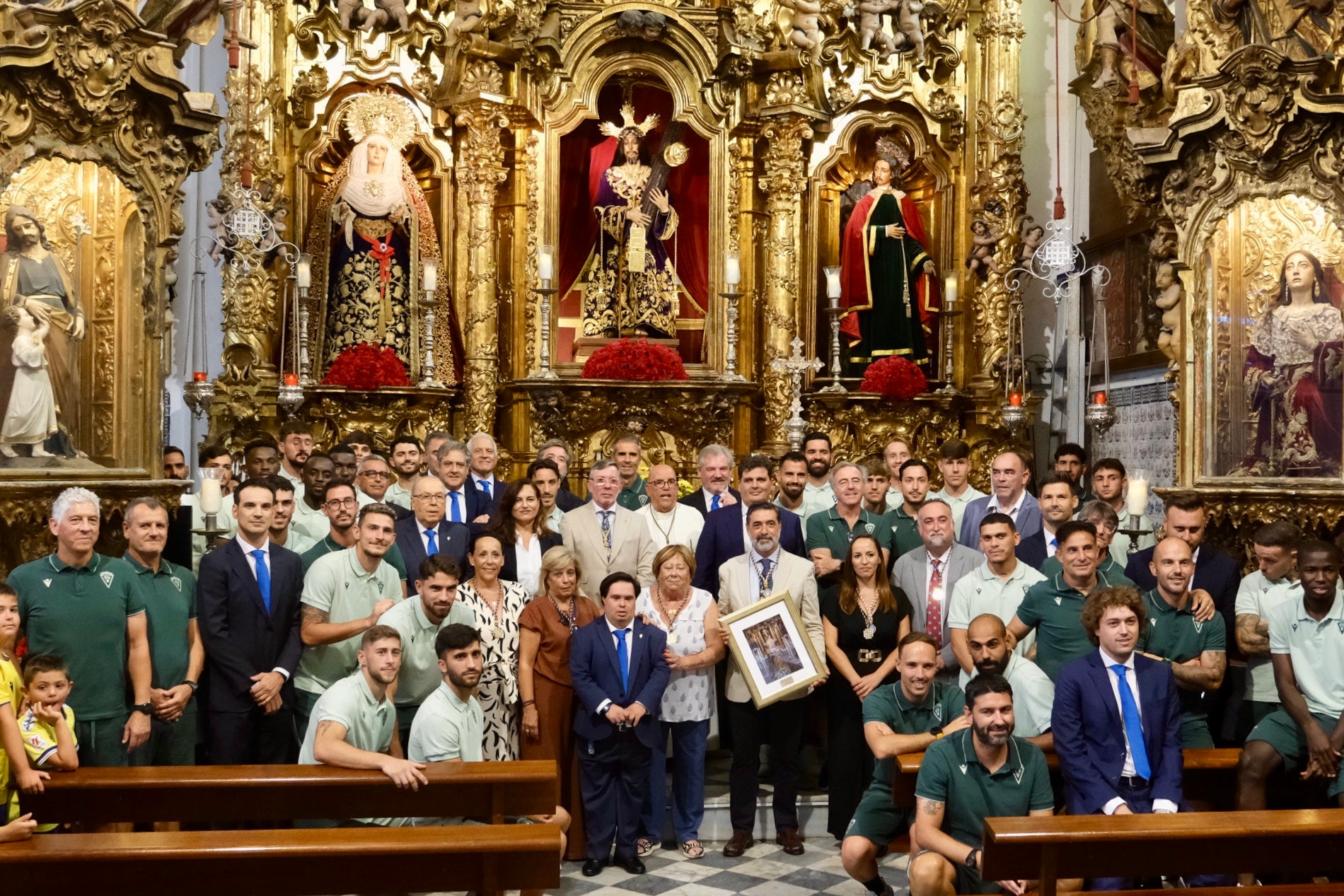 Las imágenes de la visita del Cádiz CF a la Patrona