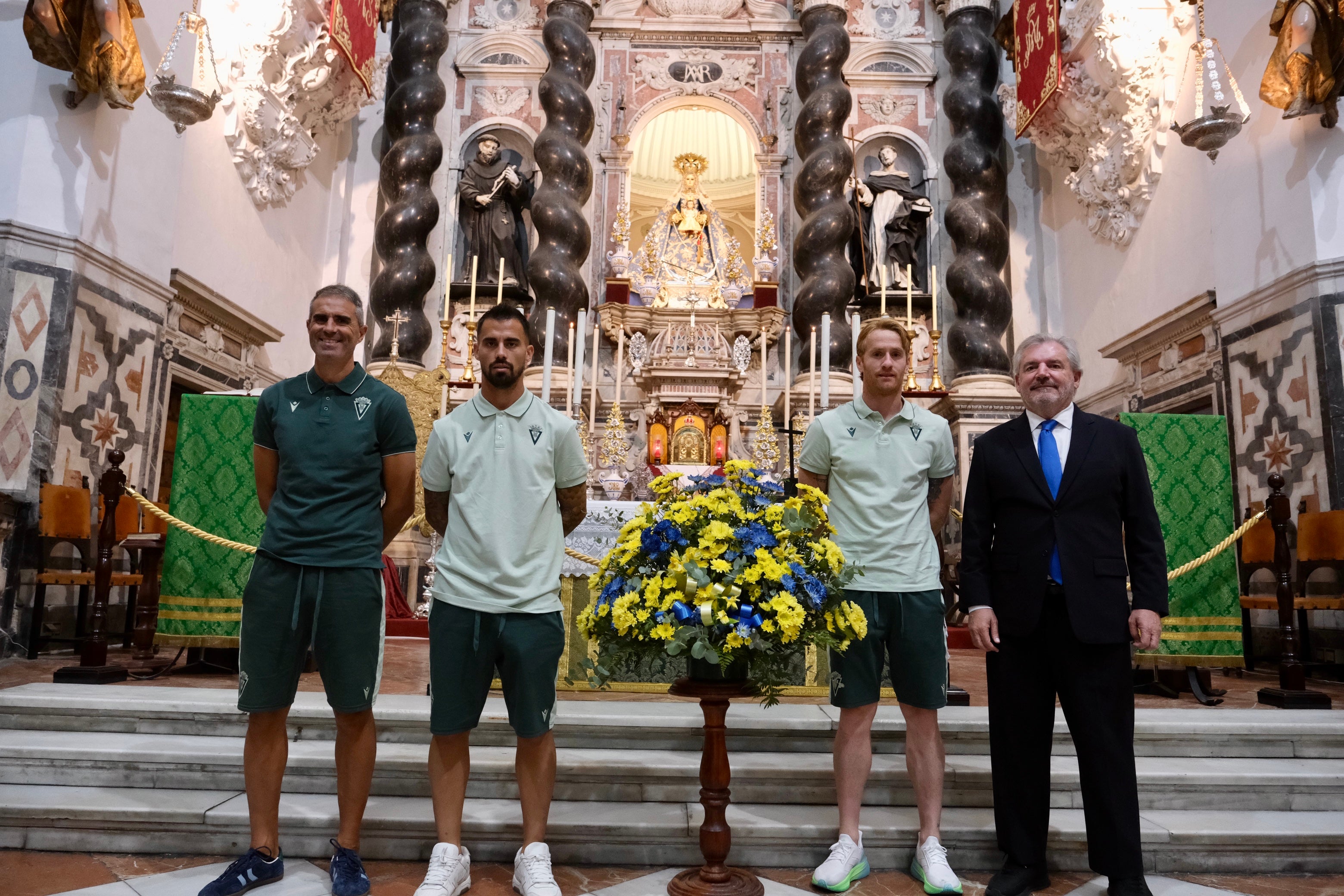 Las imágenes de la visita del Cádiz CF a la Patrona