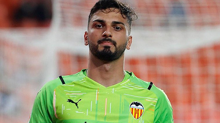 Giorgi Mamardashvili fue un seguro en la portería del Valencia.