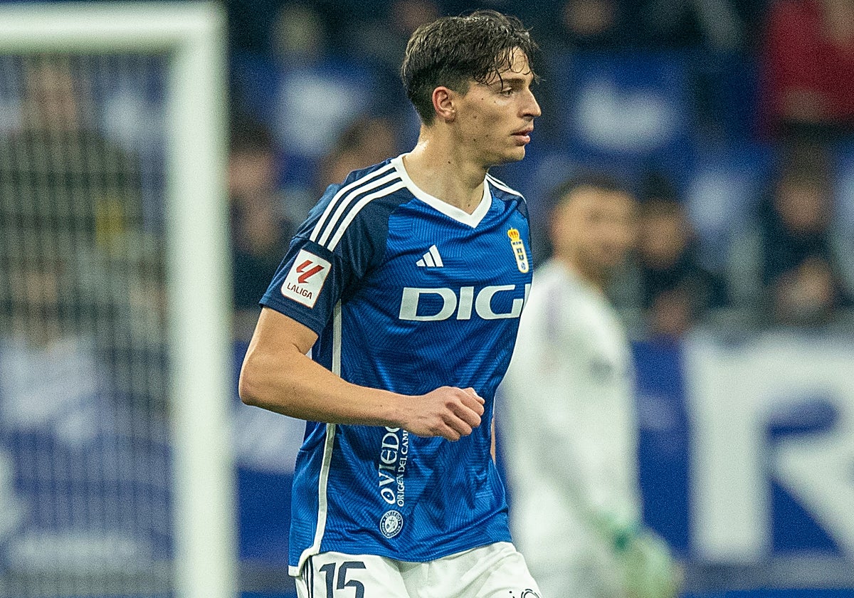 Oier Luengo, central del Real Oviedo.