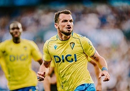 Crónica del Real Sociedad B - Cádiz CF: 'Tabata' y sanseacabó (3-3)