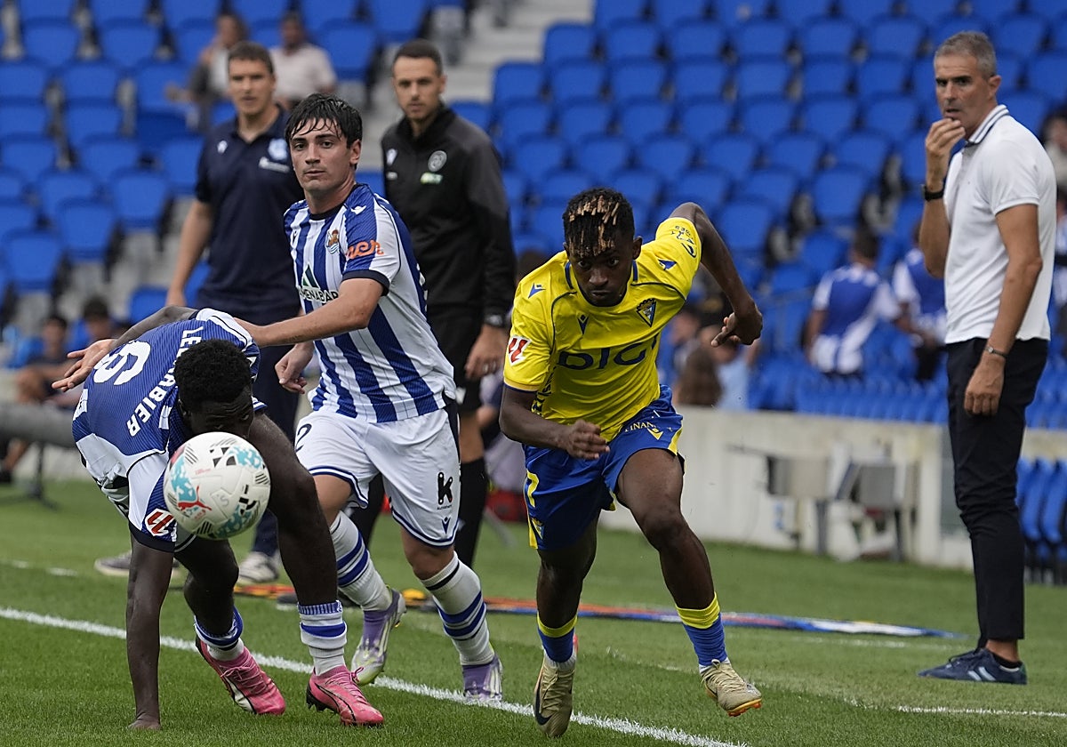 El estreno de Efe Aghama con el Cádiz CF fue prometedor.