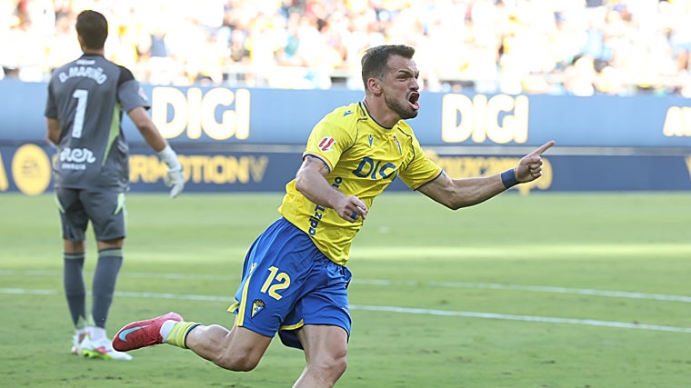 Iuri Tabatadze está dejando huella en este inicio de LaLiga Hypermotion.