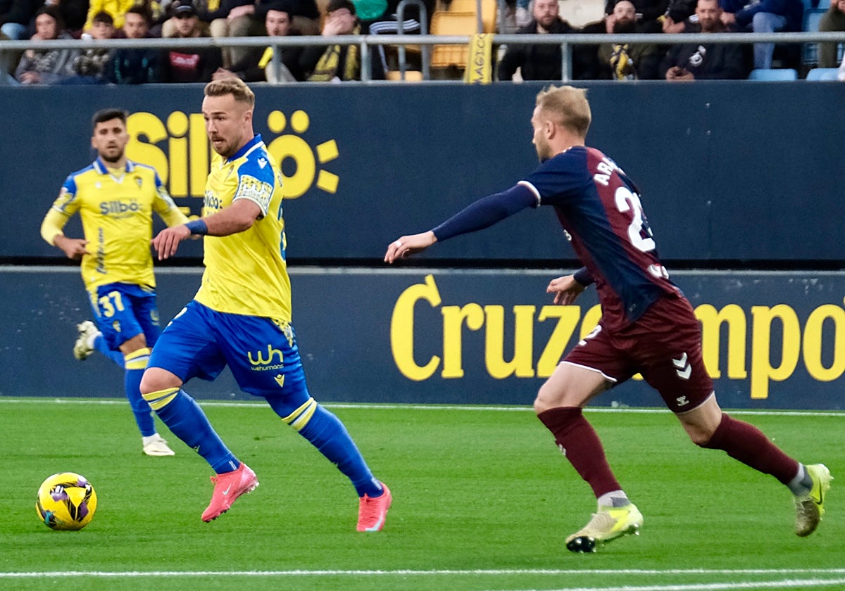 El Cádiz CF recibe al Eibar.