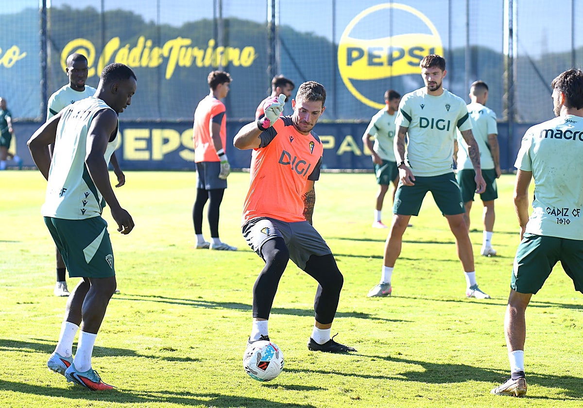 Víctor Aznar, en un rondo.