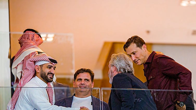 Vizcaíno y Contreras, con Ben Harburg en Arabia Saudí