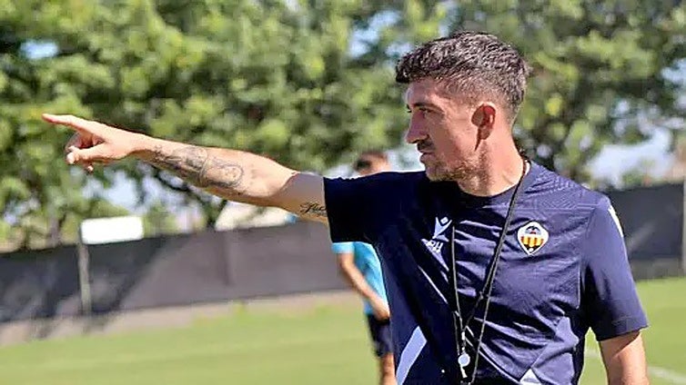 El Castellón destituye a su entrenador y pone de interino a un excadista