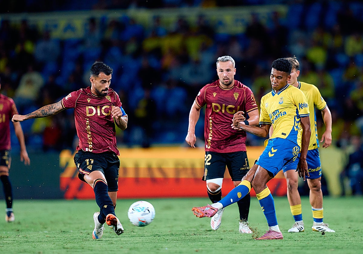 Suso, en un lance del encuentro en Las Palmas.