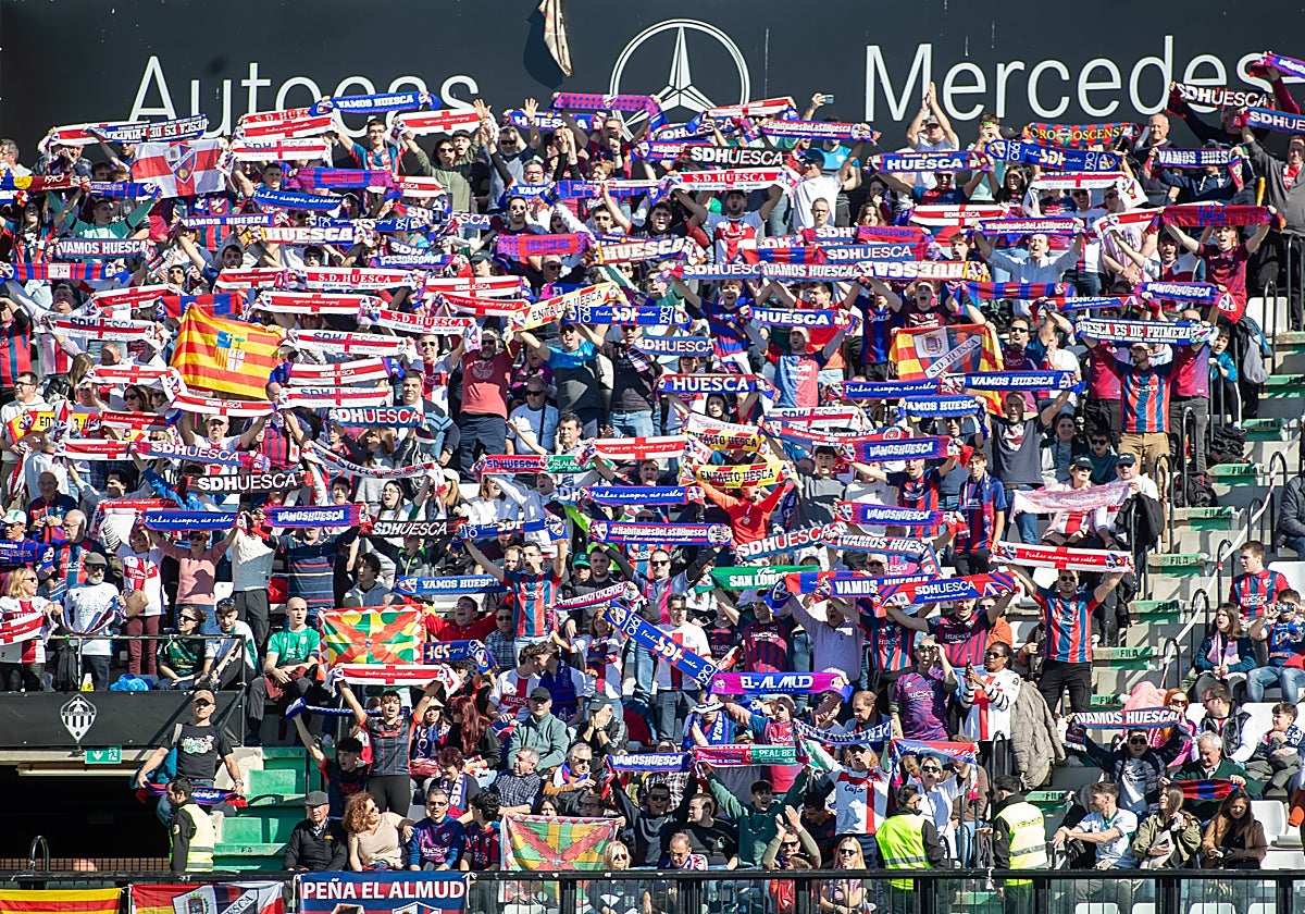 La afición del Huesca tiene dos desplazamientos consecutivos.