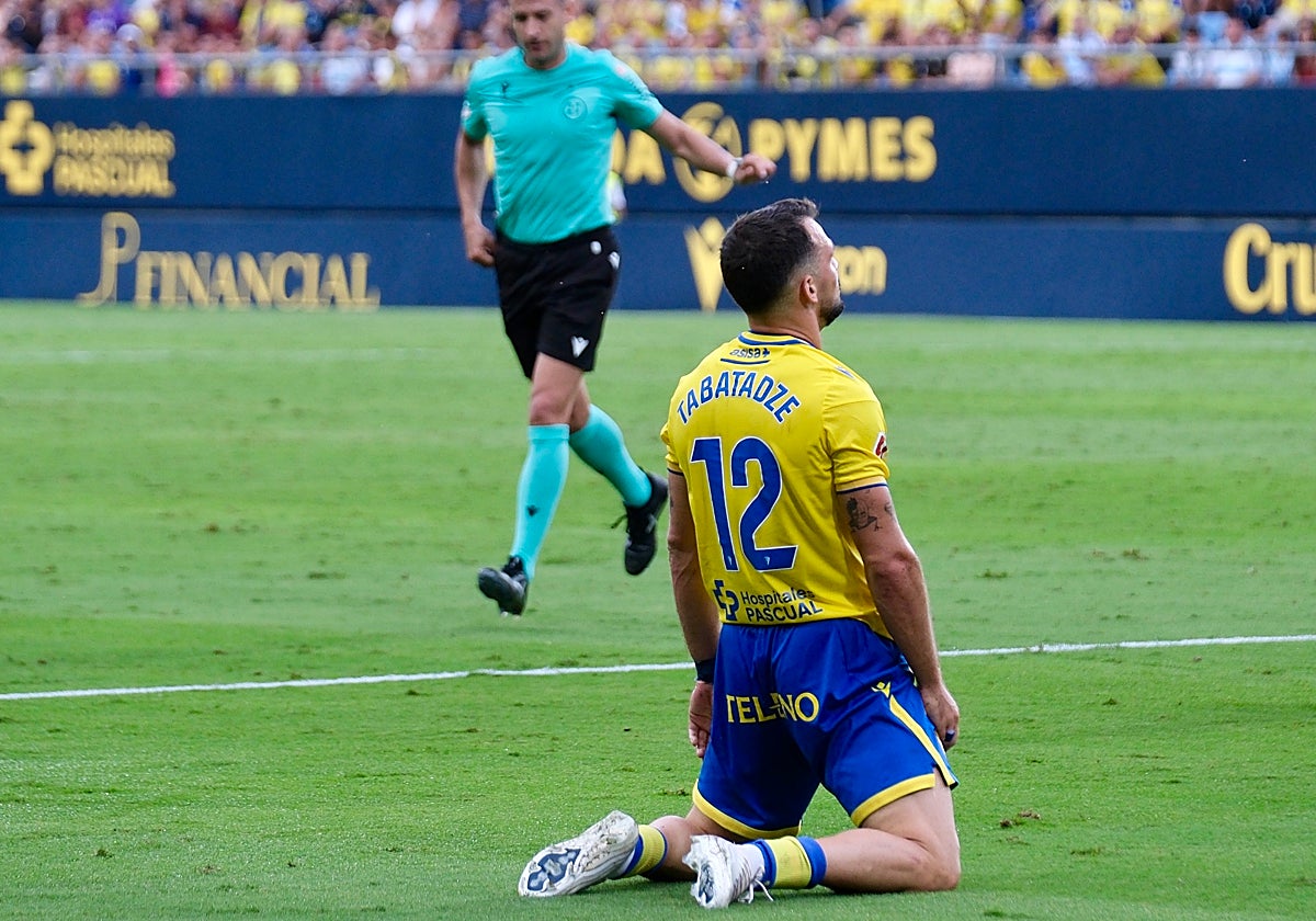 El Cádiz CF se juega mucho durante el próximo mes de competición.