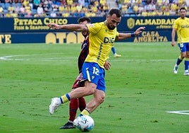 El líder Iuri desatasca al Cádiz CF (1-0)