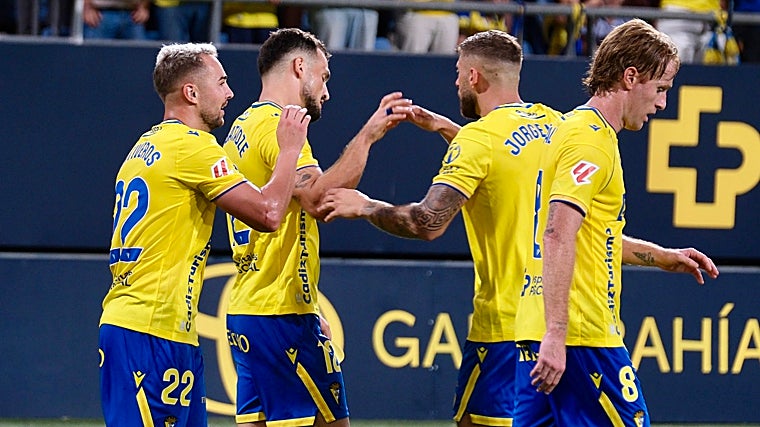 El Cádiz CF se coloca líder de LaLiga Hypermotion.
