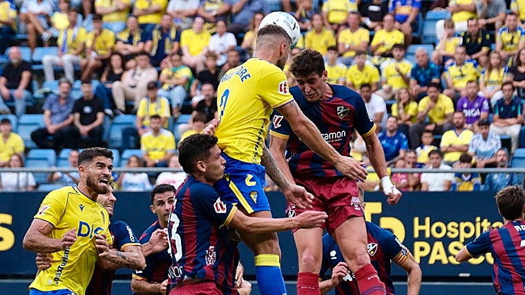 Jorge Moreno ocupó el puesto de Bojan Kovacevic ante el Huesca.